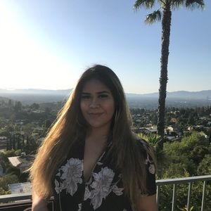 Meet your Posher, Amaris